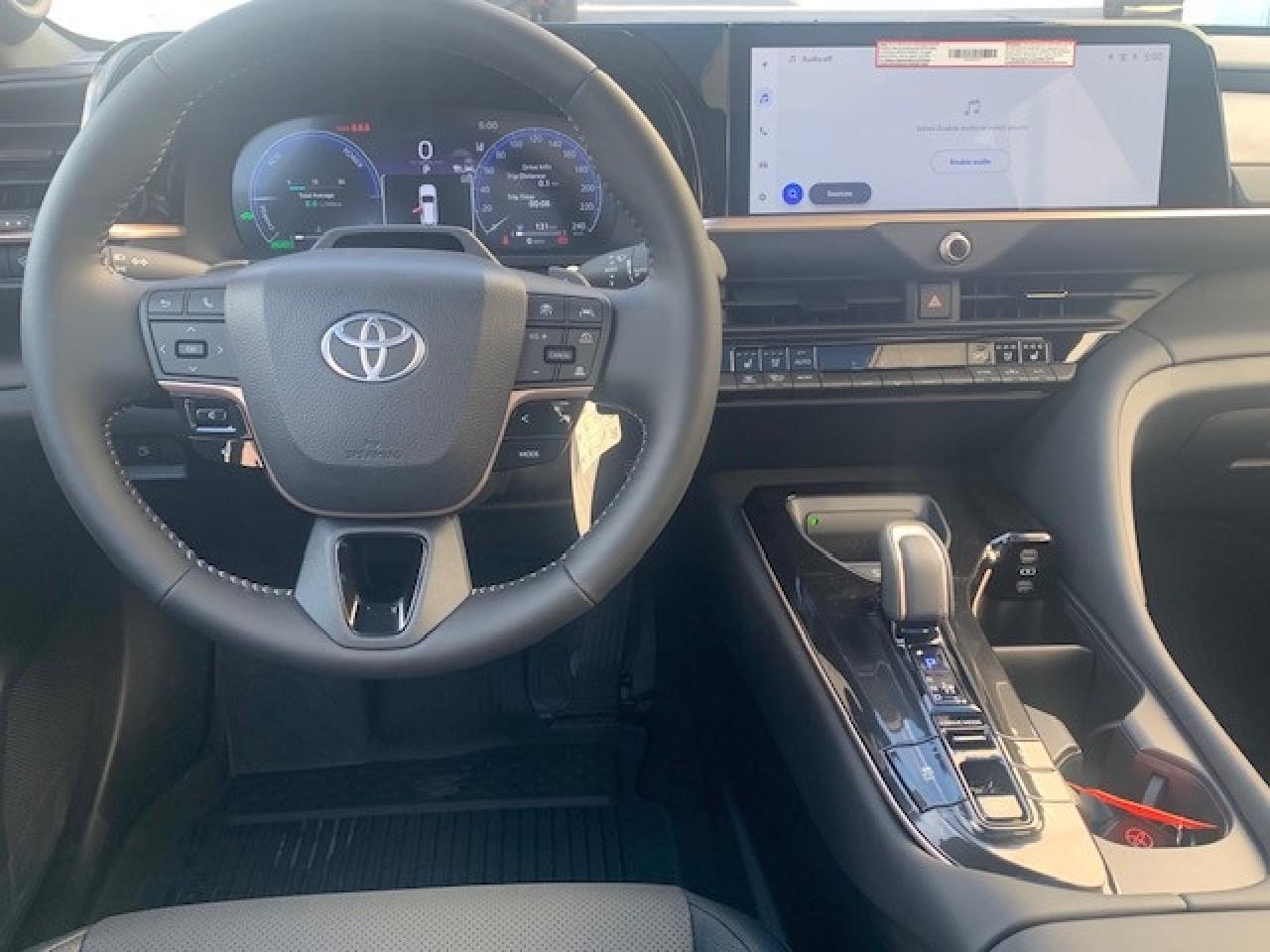 2025 Toyota Crown Signia Limited 4dr All-Wheel Drive Photo