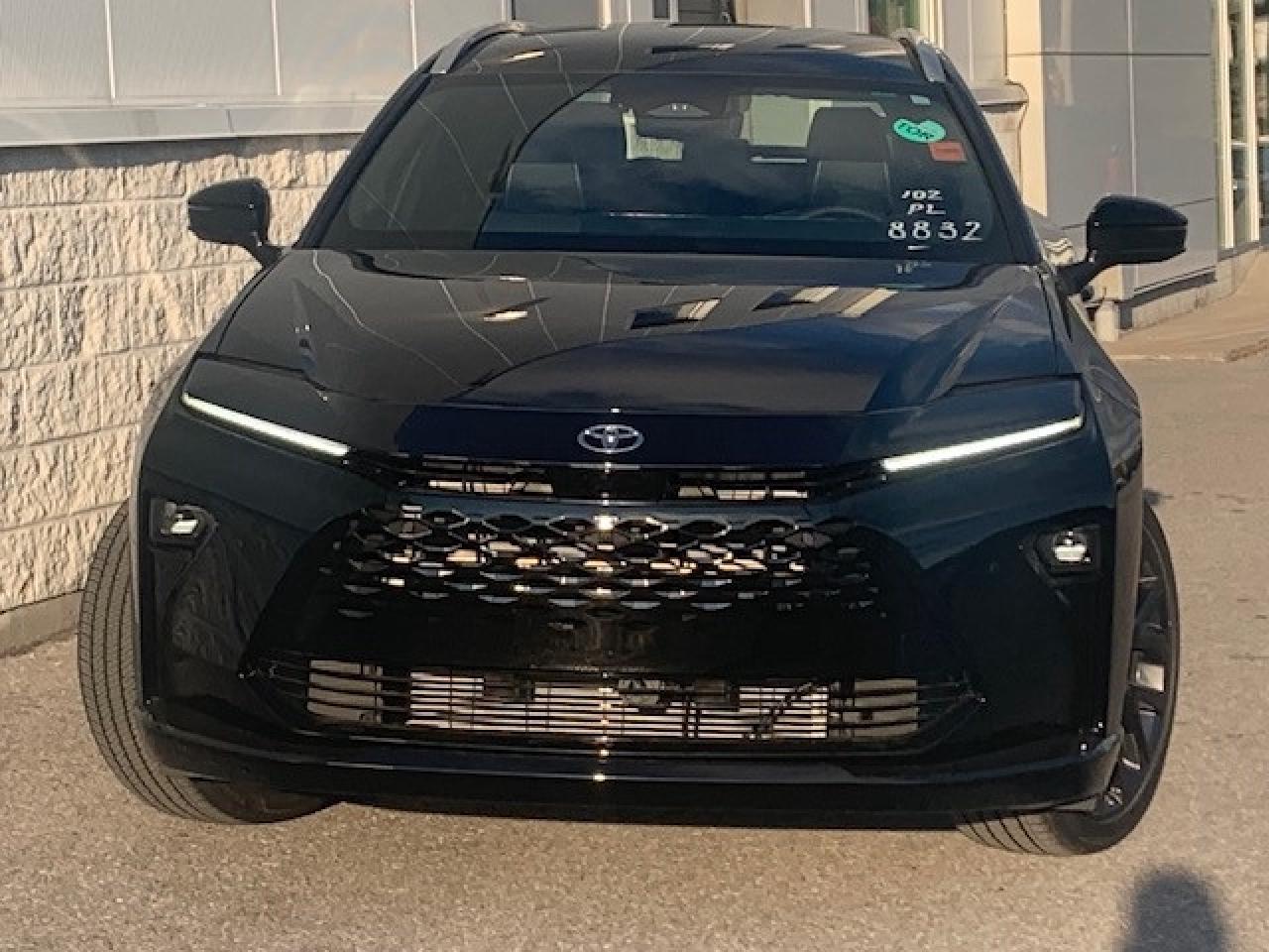 2025 Toyota Crown Signia Limited 4dr All-Wheel Drive Photo