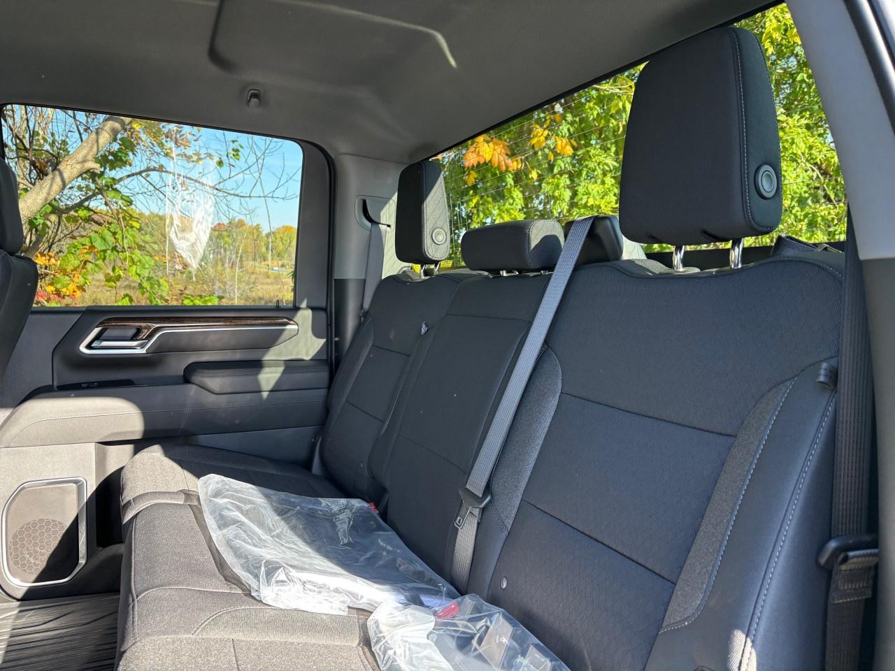 2026 GMC SIERRA 2500HD Crew Cab Standard Box 4-Wheel Drive SLE Photo