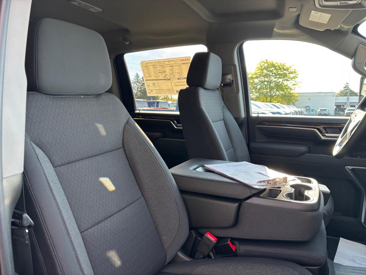 2026 GMC SIERRA 2500HD Crew Cab Standard Box 4-Wheel Drive SLE Photo