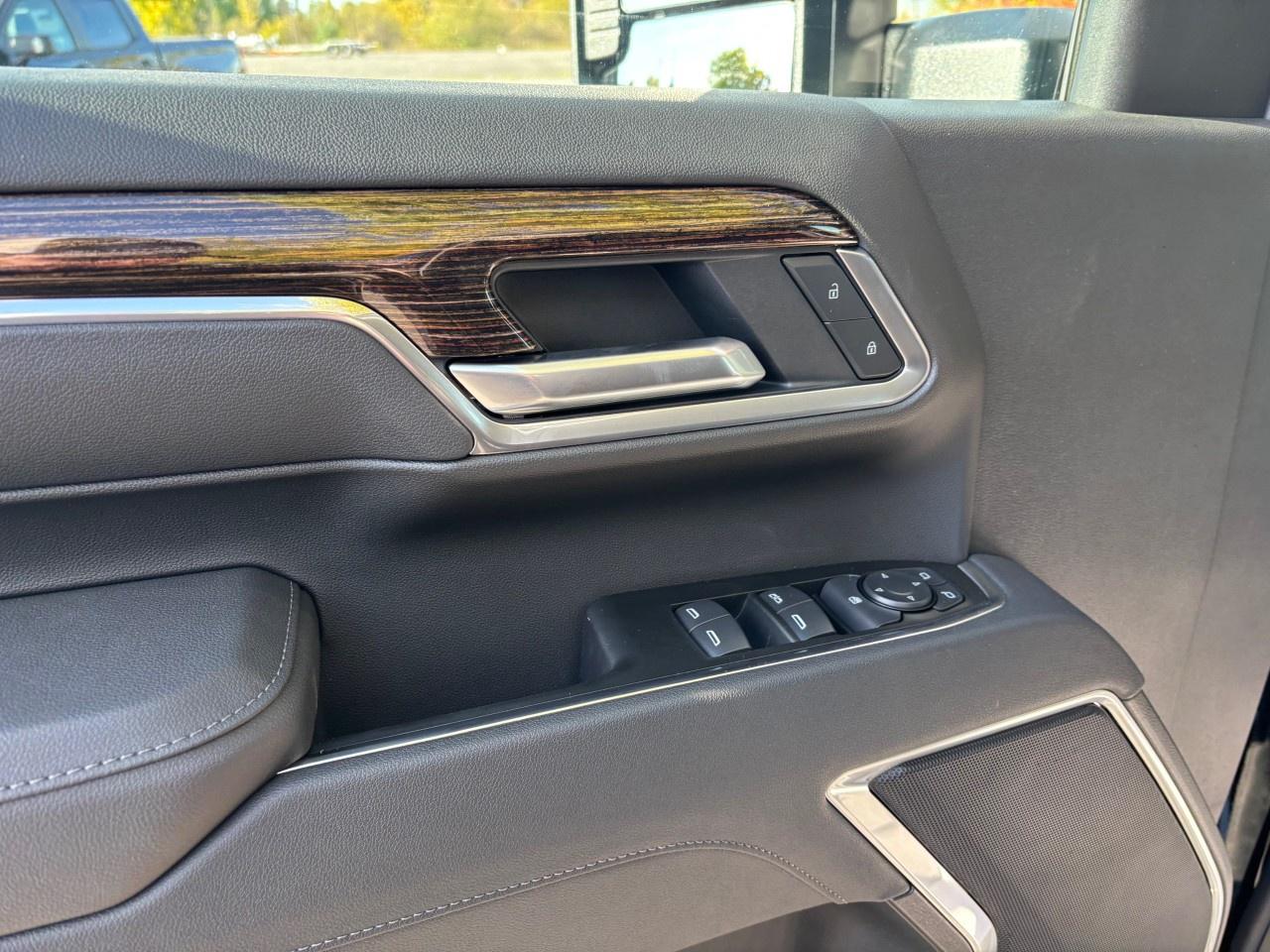 2026 GMC SIERRA 2500HD Crew Cab Standard Box 4-Wheel Drive SLE Photo2