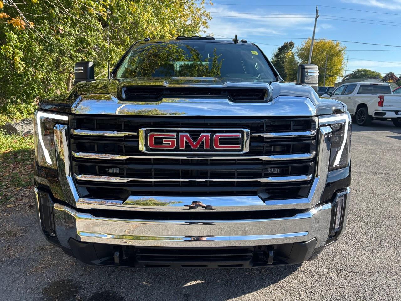 2026 GMC SIERRA 2500HD Crew Cab Standard Box 4-Wheel Drive SLE Photo