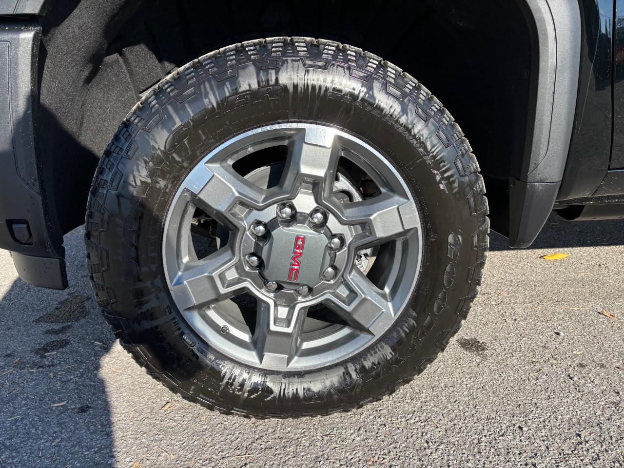 2026 GMC SIERRA 2500HD Crew Cab Standard Box 4-Wheel Drive SLE Photo