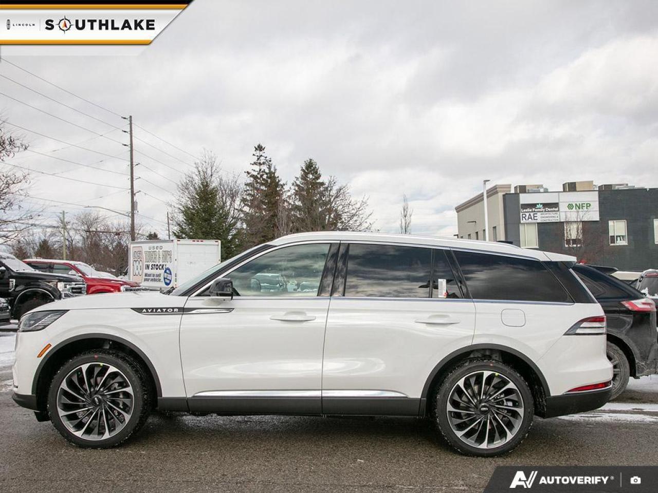 2026 Lincoln Aviator Reserve 4dr All-Wheel Drive Photo2
