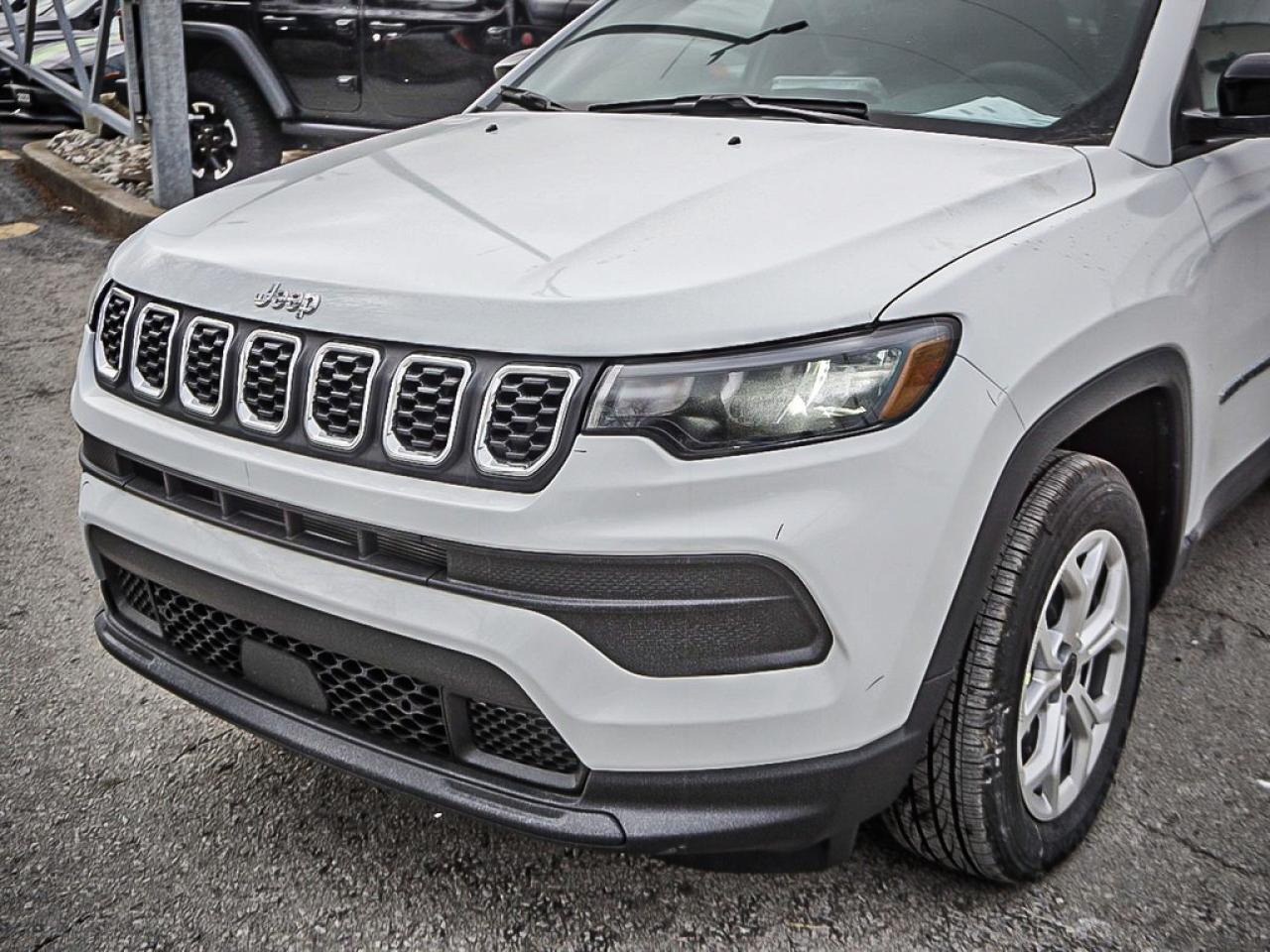 2025 Jeep Compass  Photo3