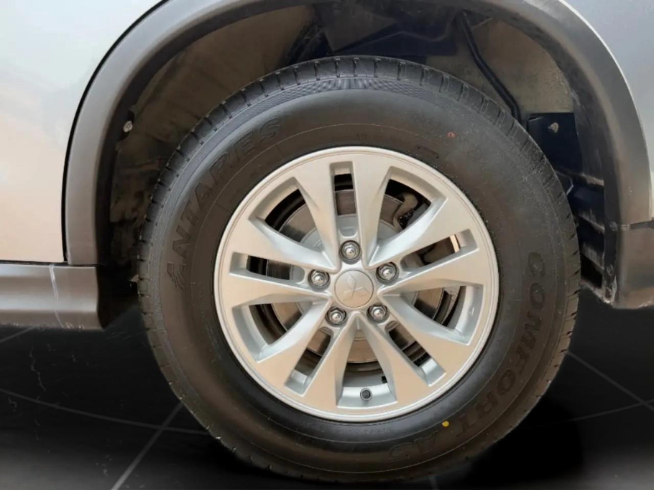 2022 Mitsubishi RVR SE 4dr AWC Photo4