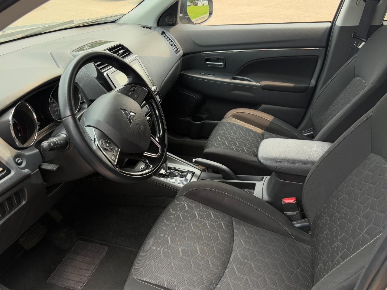 2022 Mitsubishi RVR SE 4dr AWC Photo