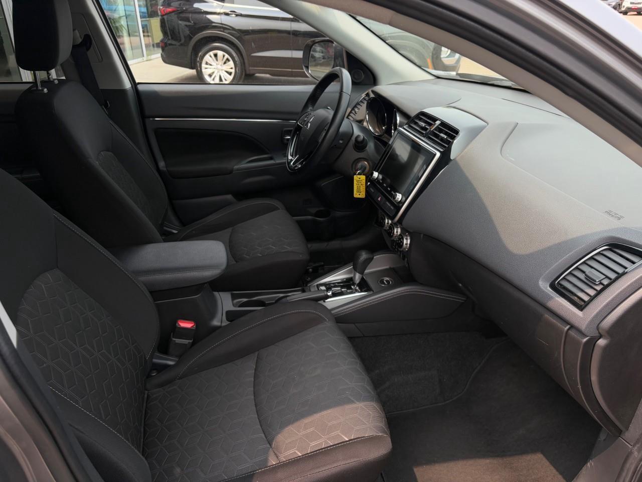 2022 Mitsubishi RVR SE 4dr AWC Photo