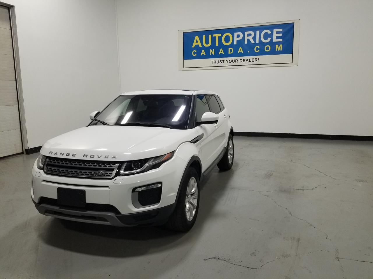 2016 Land Rover Range Rover Evoque SE 4x4 5-Door Photo2