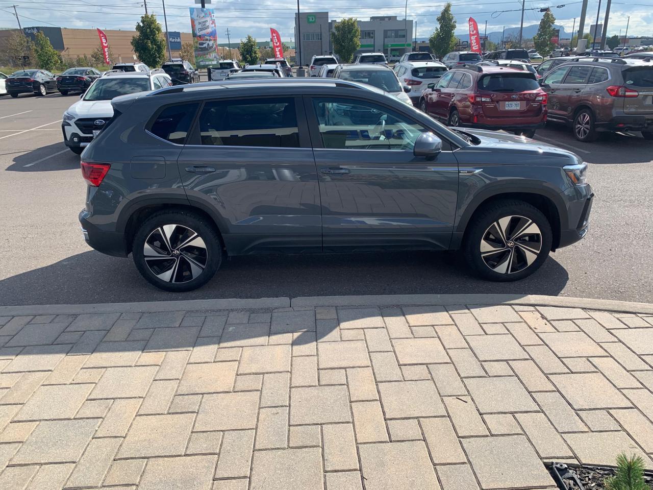 2024 Volkswagen Taos Comfortline 4dr All-Wheel Drive 4MOTION Photo3