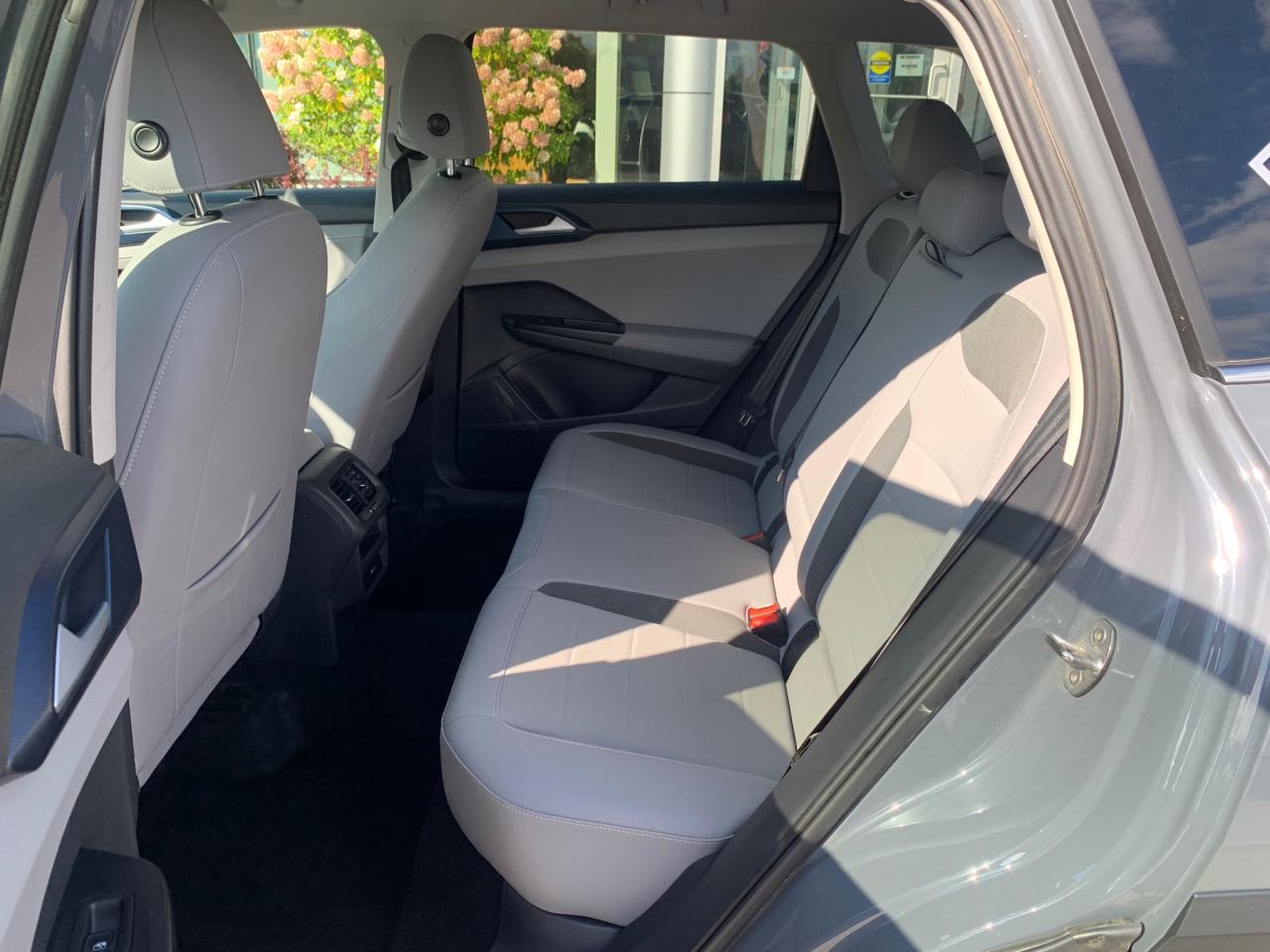 2024 Volkswagen Taos Comfortline 4dr All-Wheel Drive 4MOTION Photo