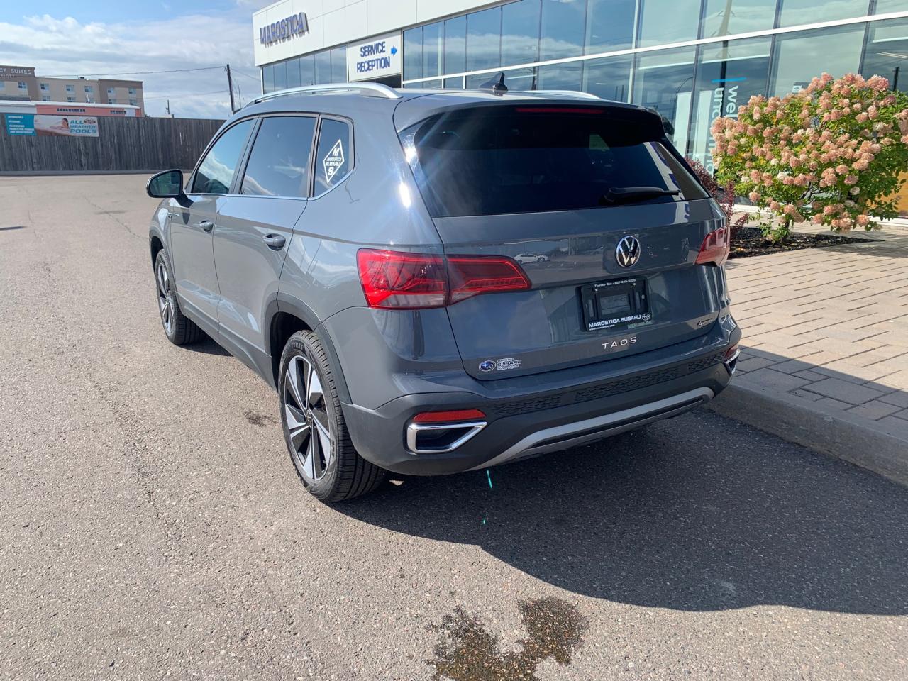 2024 Volkswagen Taos Comfortline 4dr All-Wheel Drive 4MOTION Photo