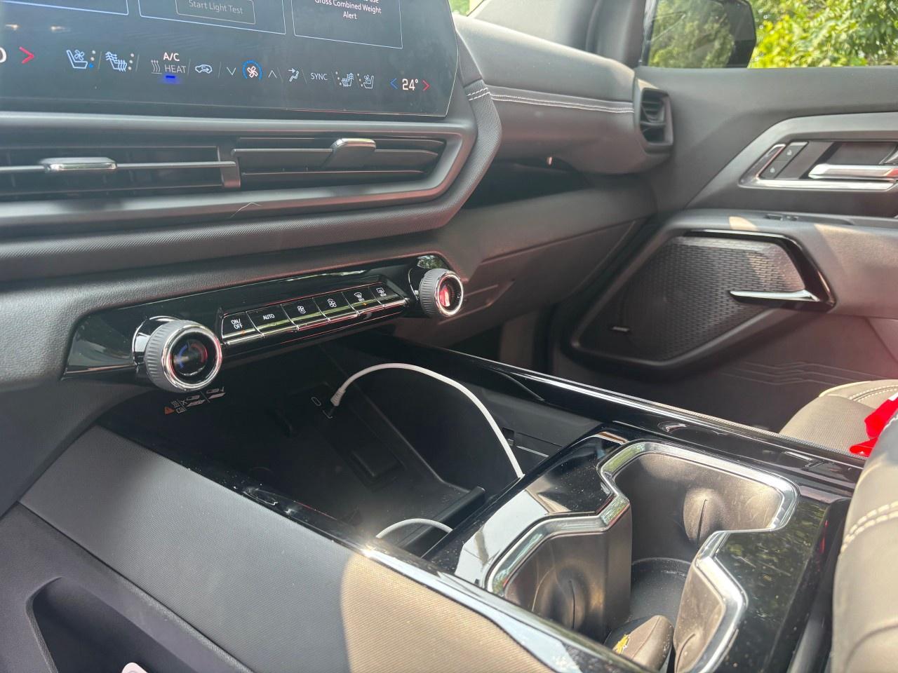 2025 Chevrolet Silverado EV e4WD Crew Cab Extended Range LT Photo