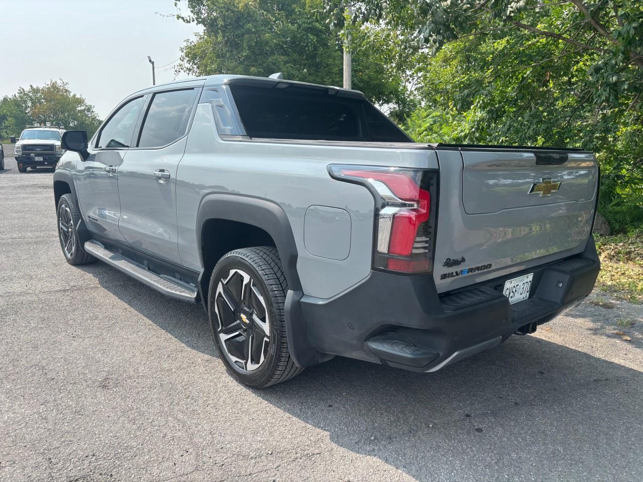 2025 Chevrolet Silverado EV e4WD Crew Cab Extended Range LT Photo