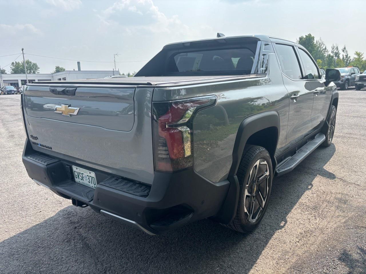 2025 Chevrolet Silverado EV e4WD Crew Cab Extended Range LT Photo