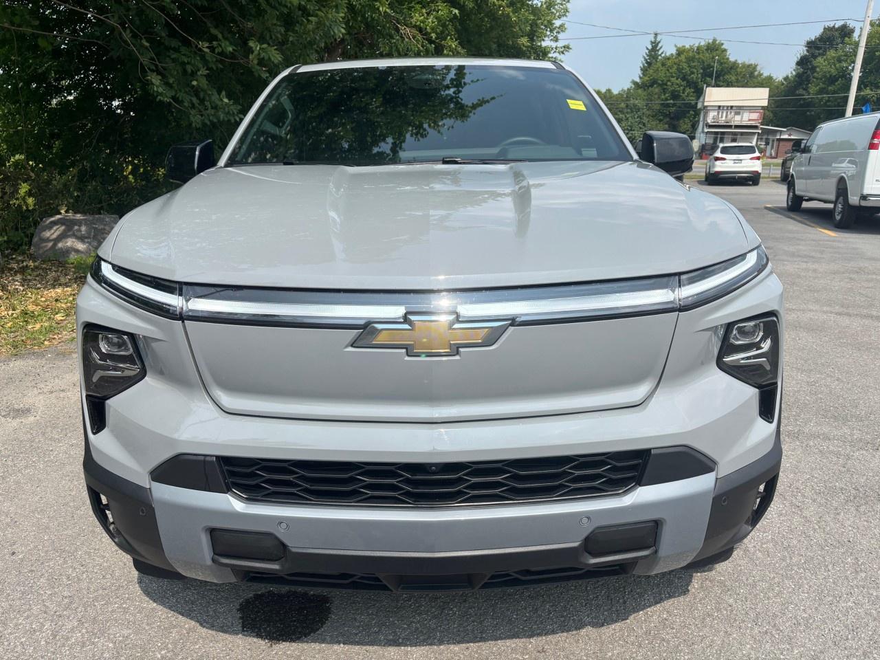 2025 Chevrolet Silverado EV e4WD Crew Cab Extended Range LT Photo