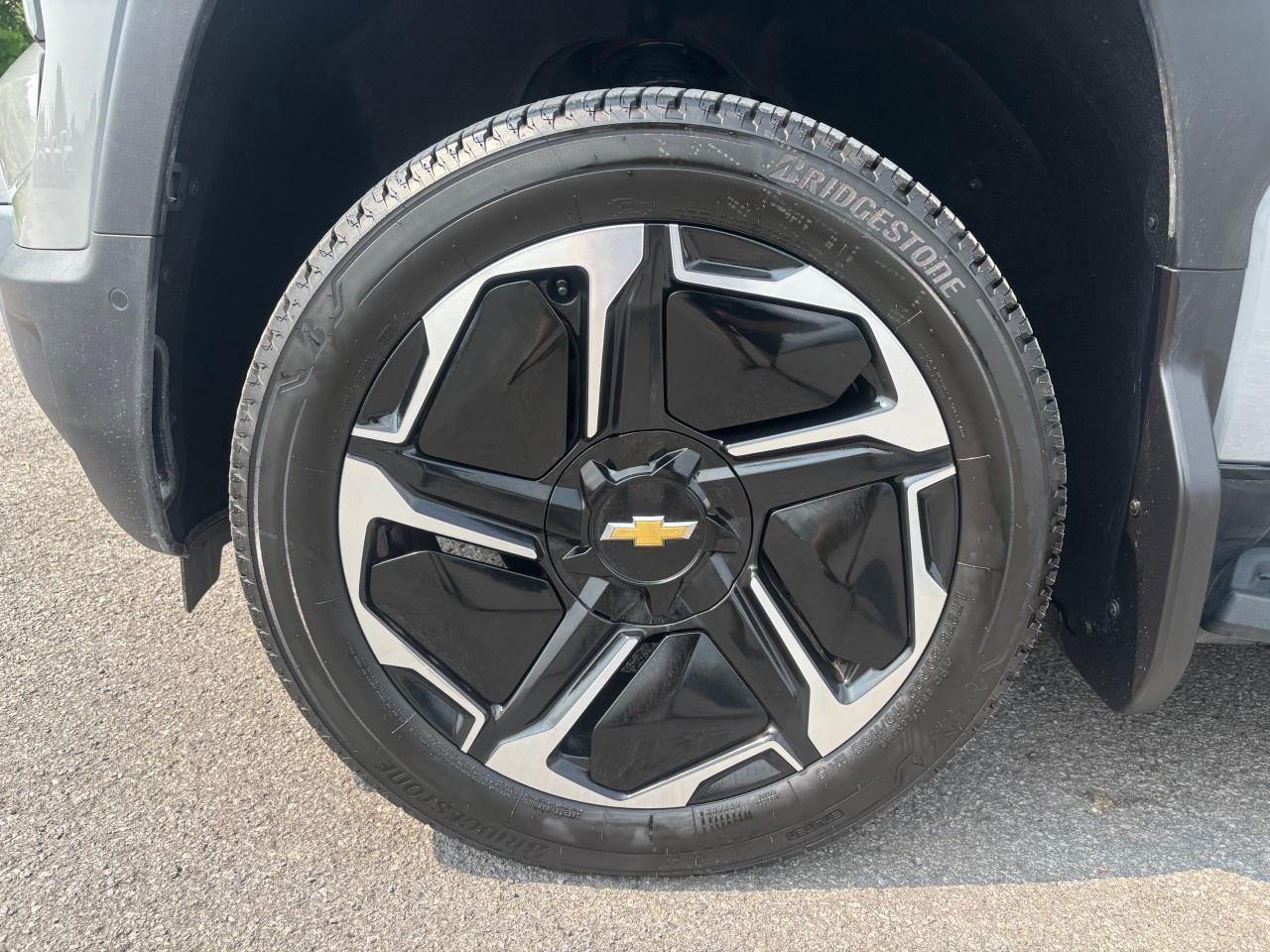 2025 Chevrolet Silverado EV e4WD Crew Cab Extended Range LT Photo