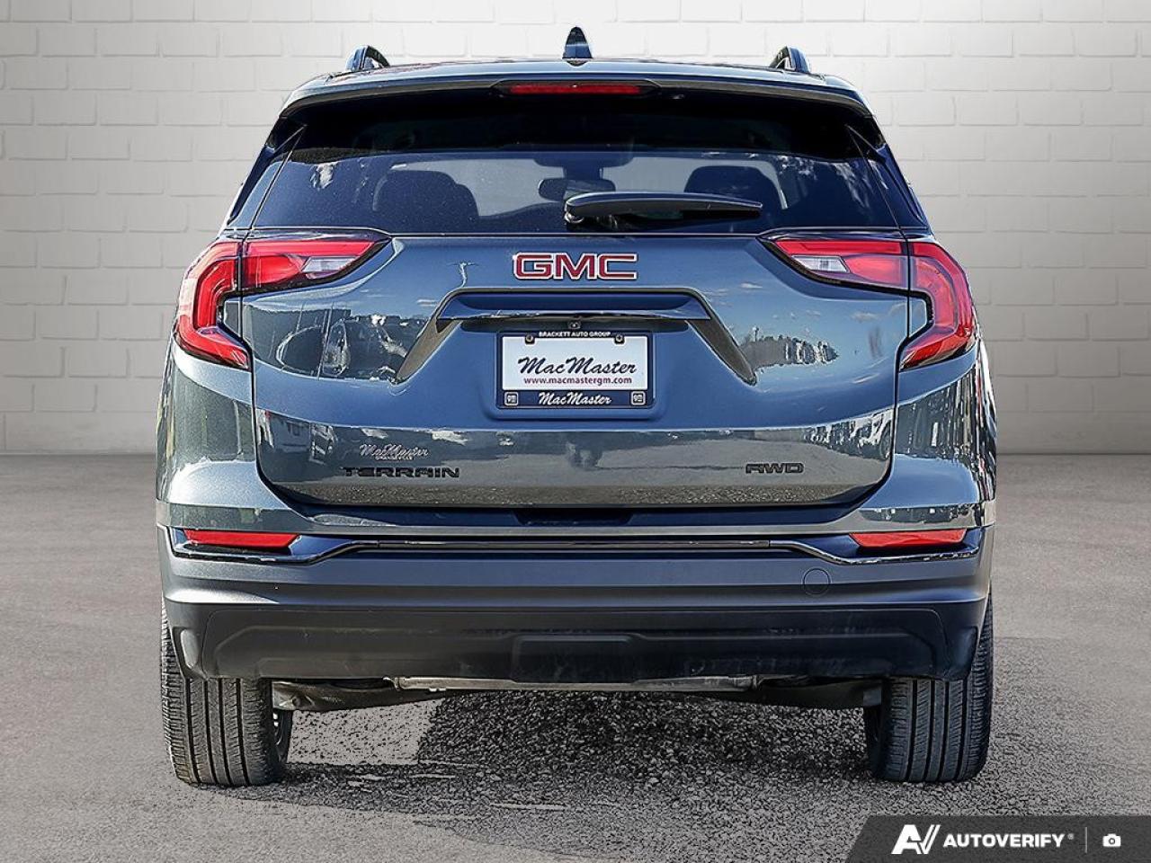 2021 GMC Terrain AWD SLE Photo3