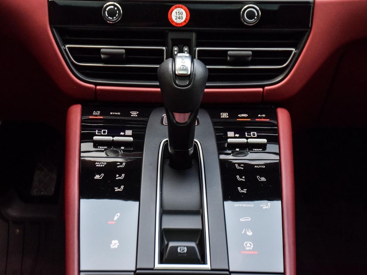 2024 Porsche Macan  Photo