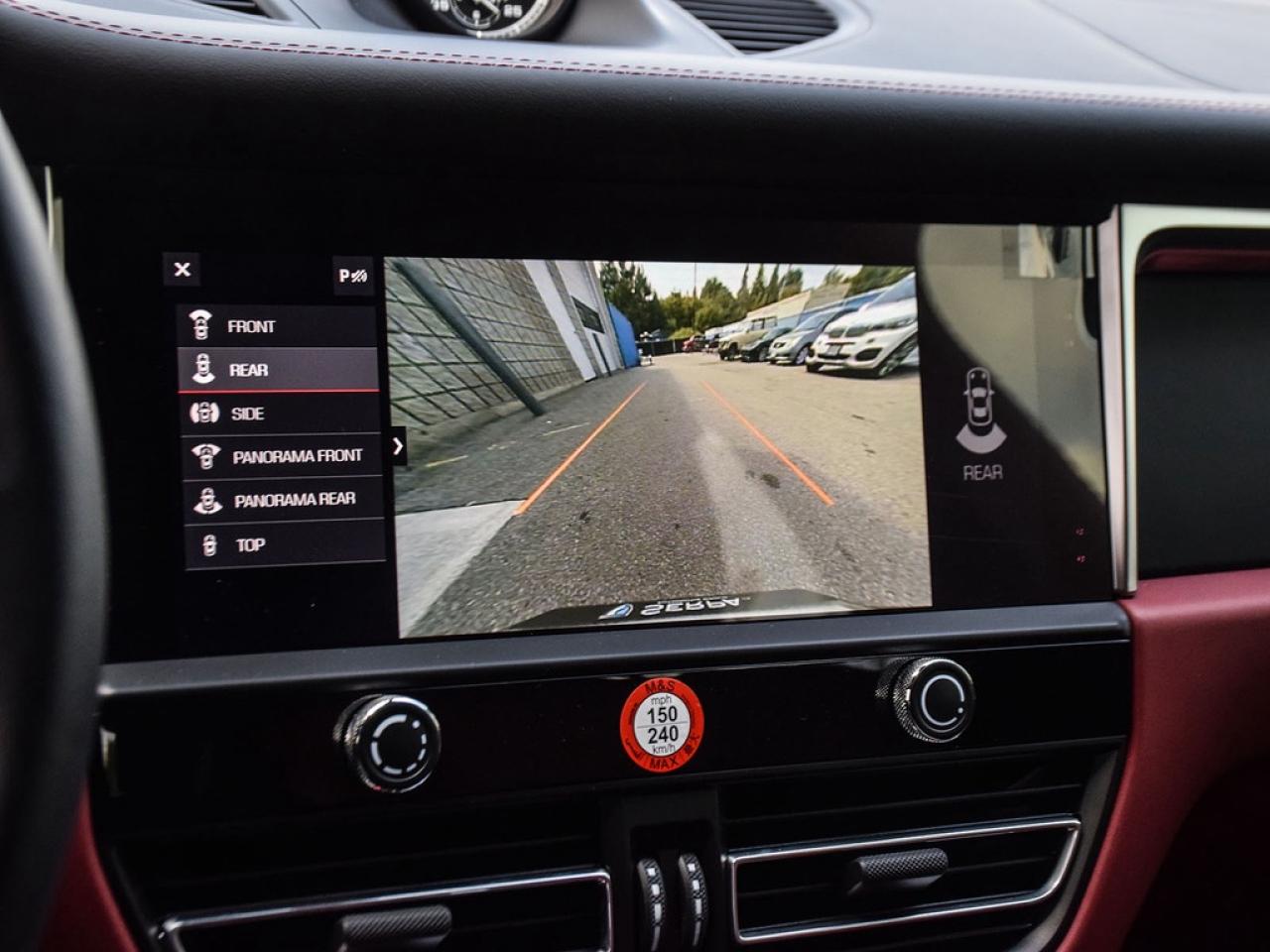 2024 Porsche Macan  Photo