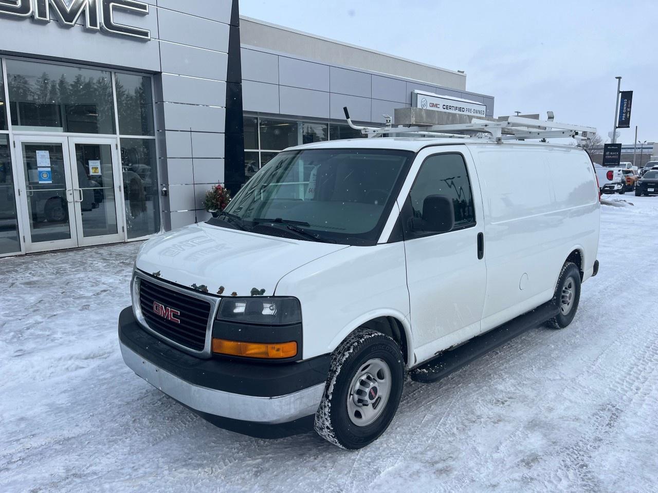 2017 GMC Savana Cargo Van 2500 Regular Wheelbase Rear-Wheel Drive Photo0