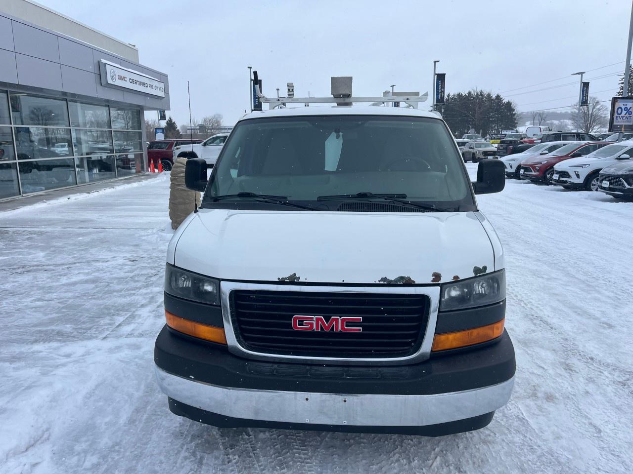 2017 GMC Savana Cargo Van 2500 Regular Wheelbase Rear-Wheel Drive Photo