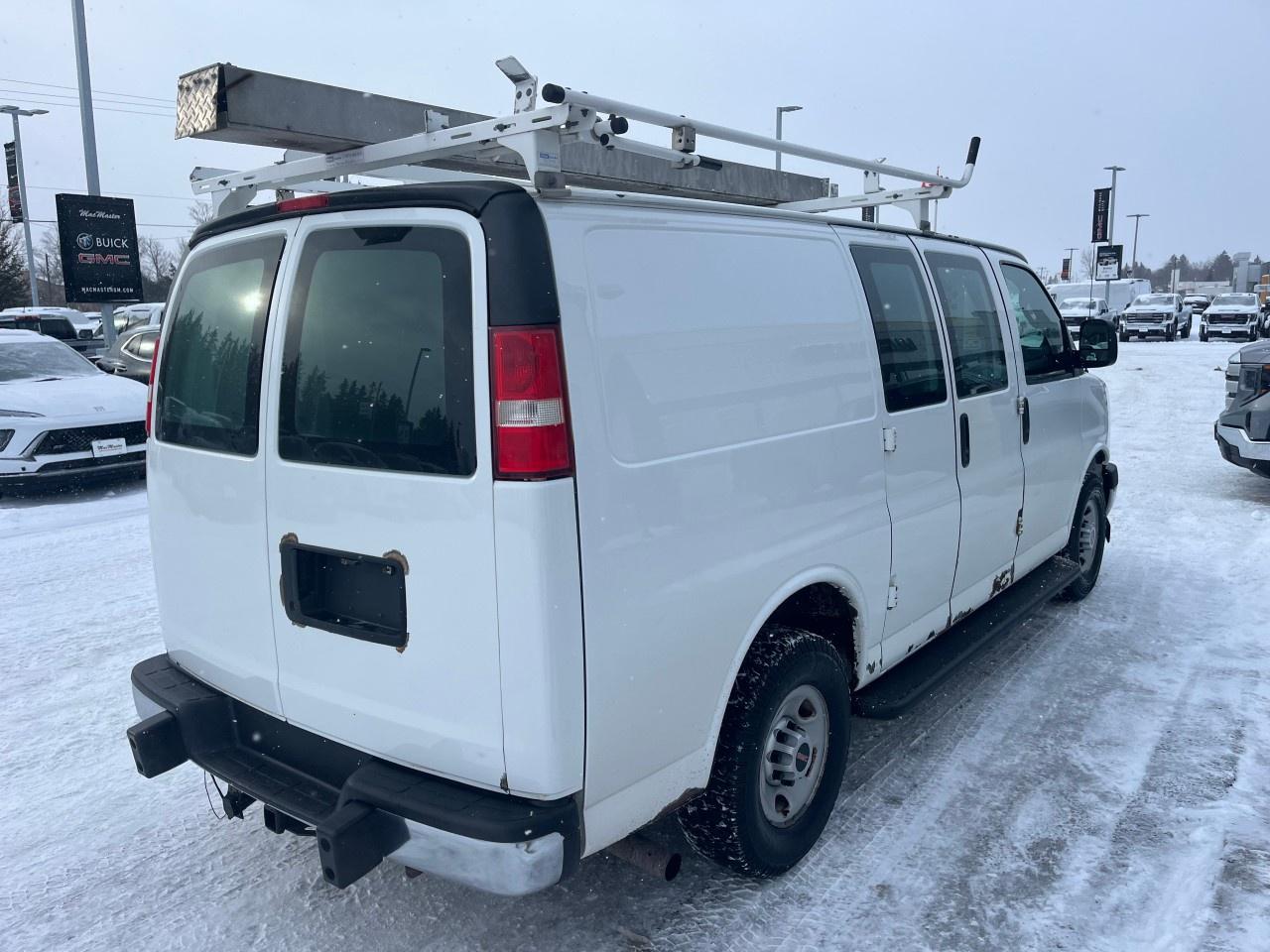 2017 GMC Savana Cargo Van 2500 Regular Wheelbase Rear-Wheel Drive Photo