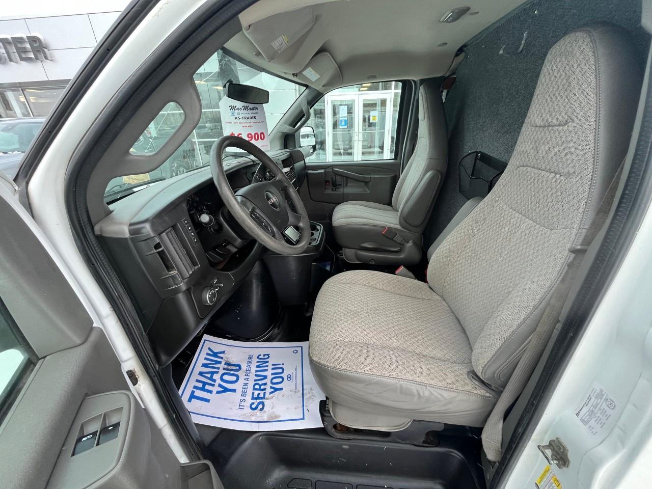 2017 GMC Savana Cargo Van 2500 Regular Wheelbase Rear-Wheel Drive Photo