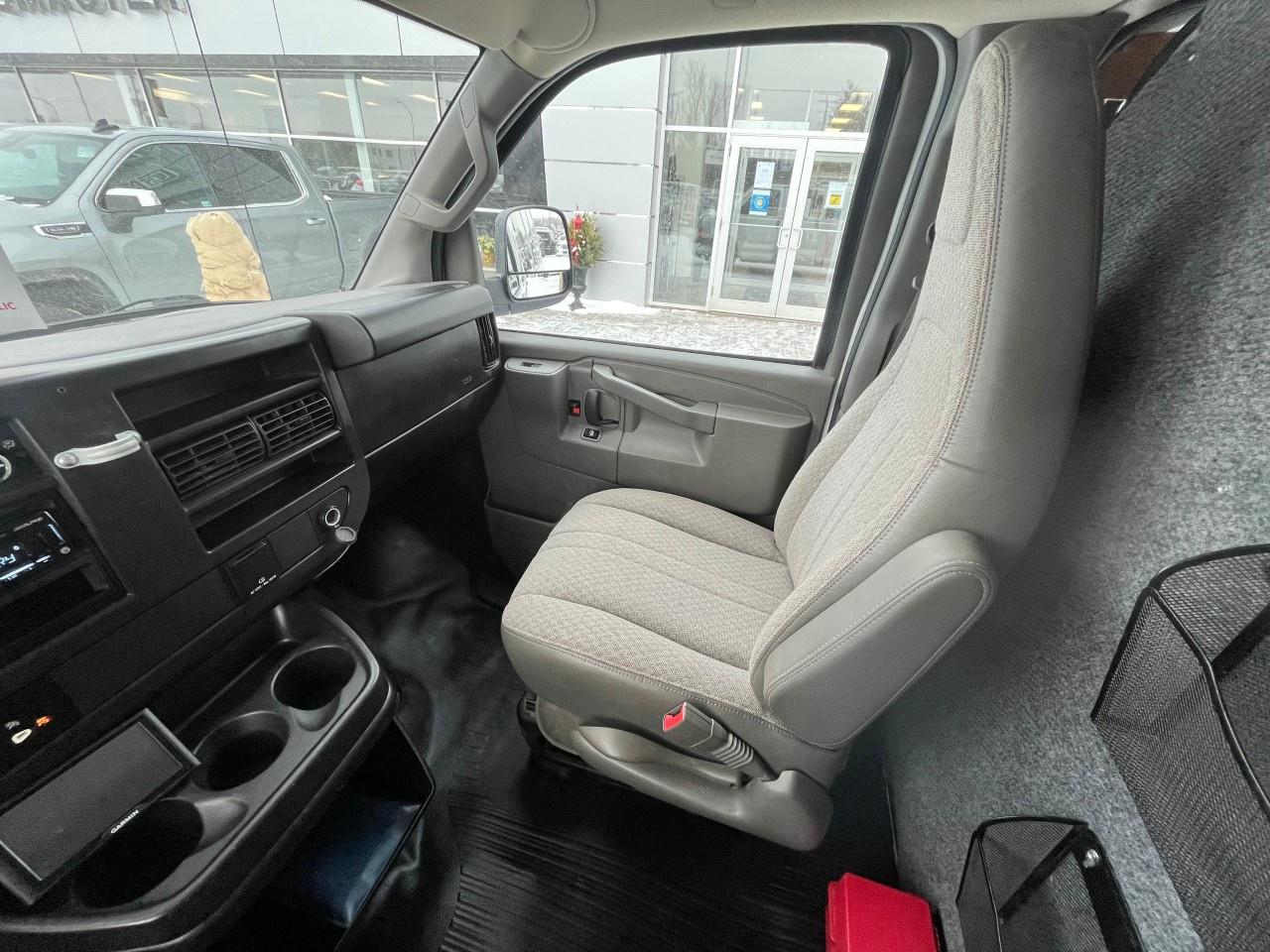 2017 GMC Savana Cargo Van 2500 Regular Wheelbase Rear-Wheel Drive Photo