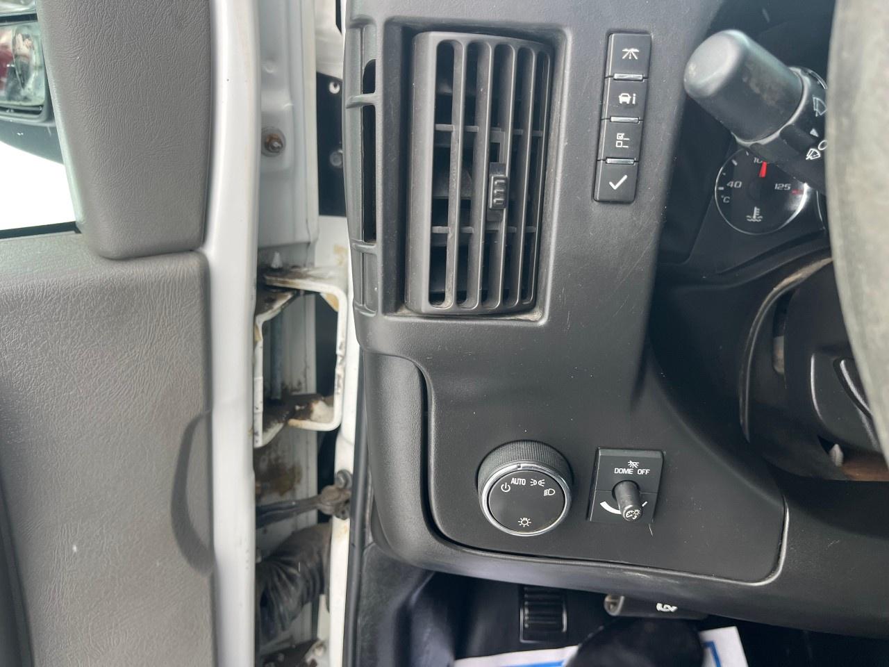 2017 GMC Savana Cargo Van 2500 Regular Wheelbase Rear-Wheel Drive Photo