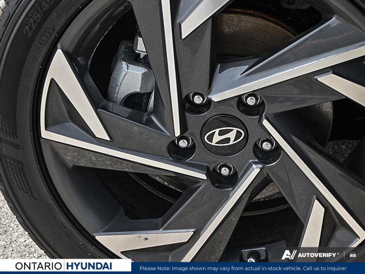 2025 Hyundai Elantra Luxury 4dr Sedan Photo