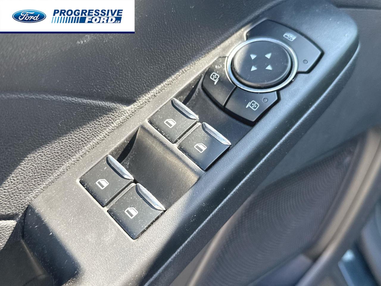 2022 Ford Escape SEL Hybrid 4dr All-Wheel Drive Photo