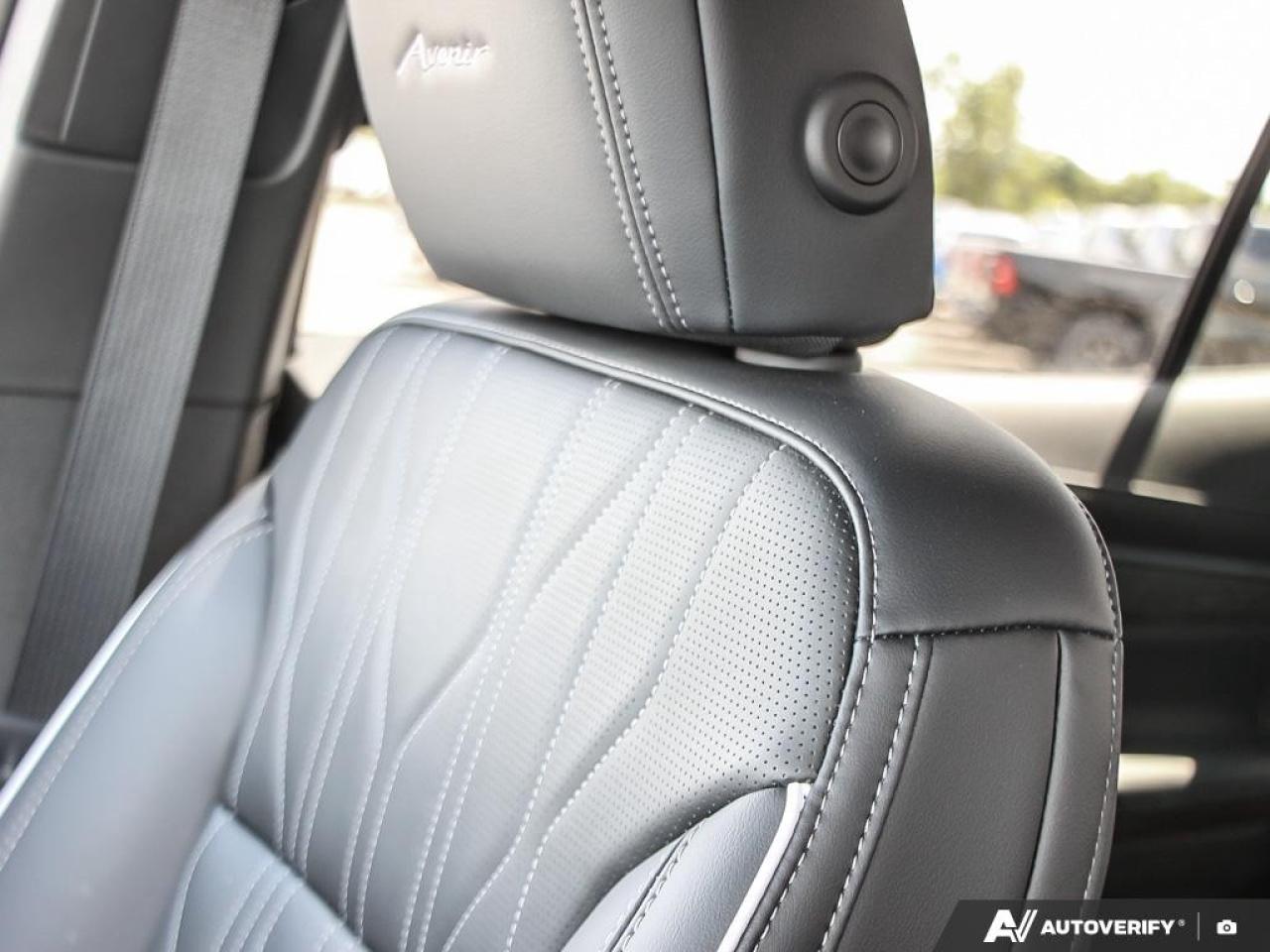 2025 Buick Enclave AWD 4dr Avenir Photo