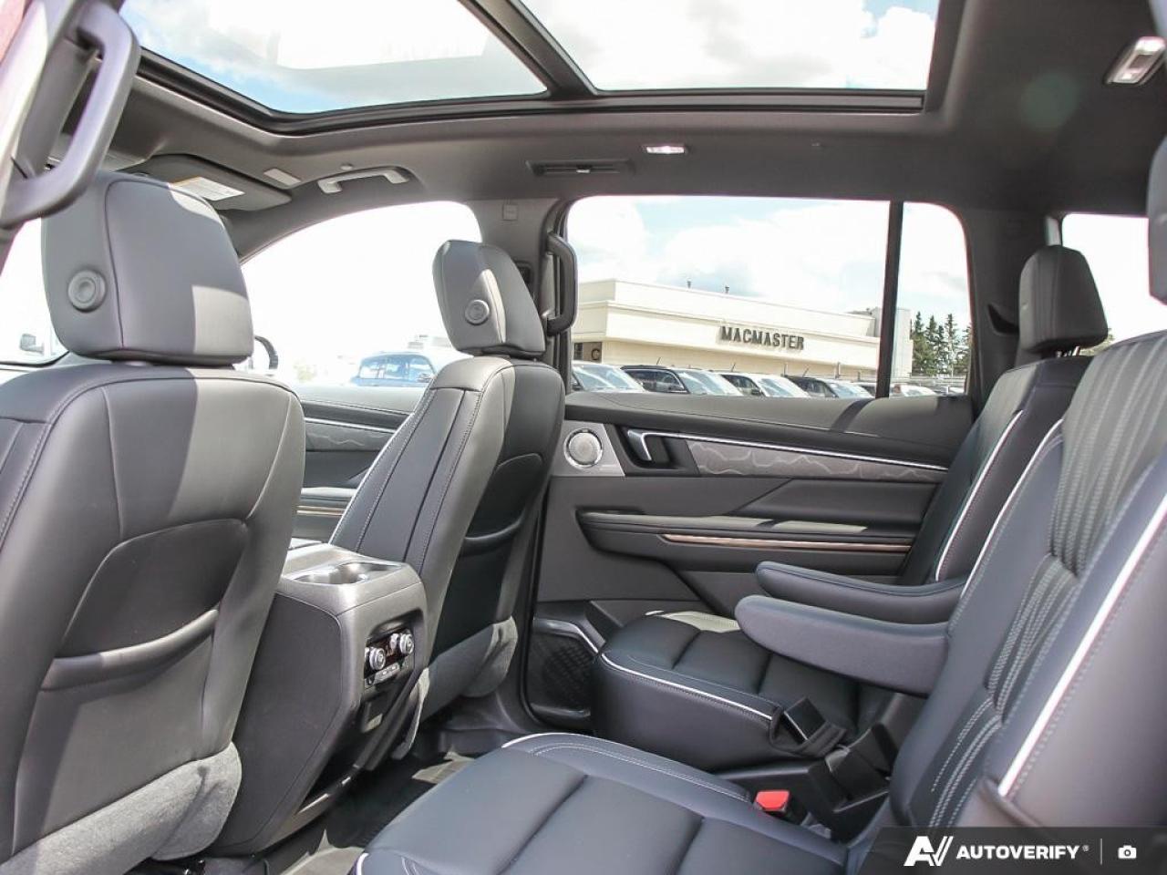 2025 Buick Enclave AWD 4dr Avenir Photo