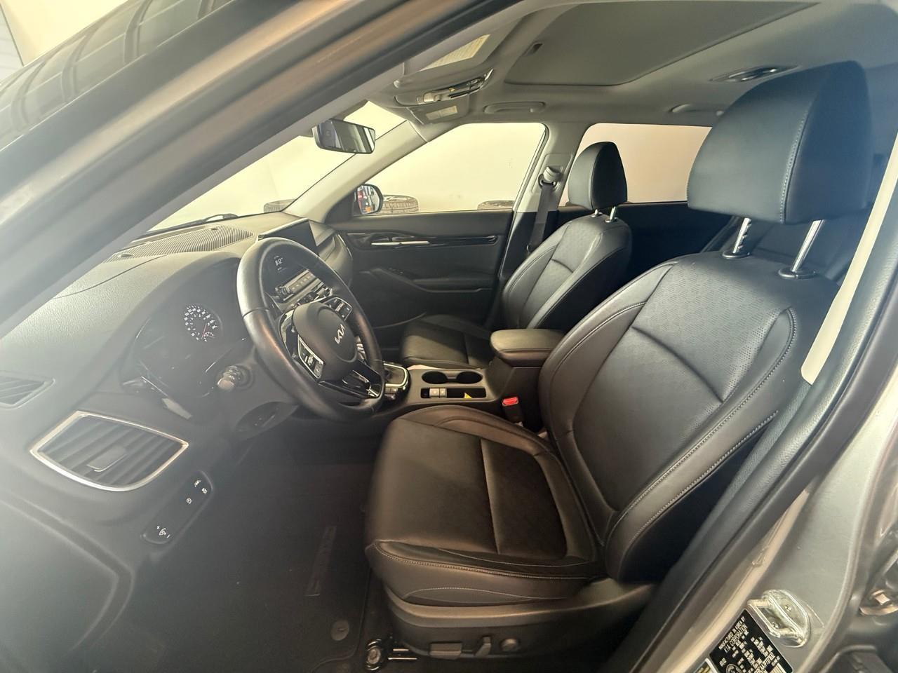 2023 Kia Seltos EX Premium 4dr All-Wheel Drive Photo