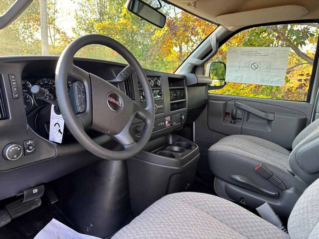 2025 GMC Savana Cargo Van 2500 Extended Wheelbase Rear-Wheel Drive Photo3