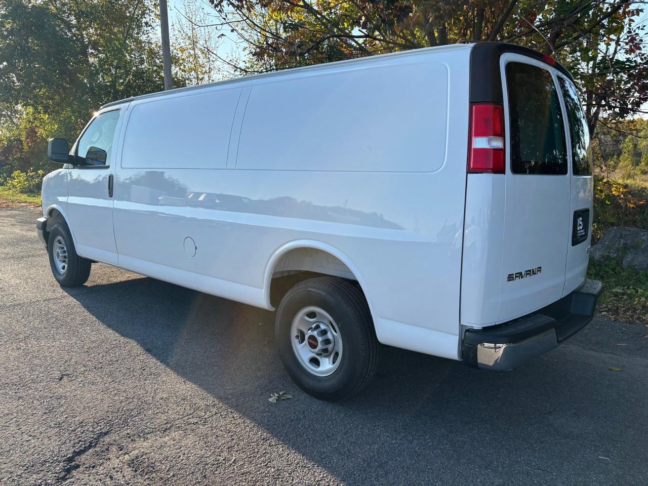 2025 GMC Savana Cargo Van 2500 Extended Wheelbase Rear-Wheel Drive Photo