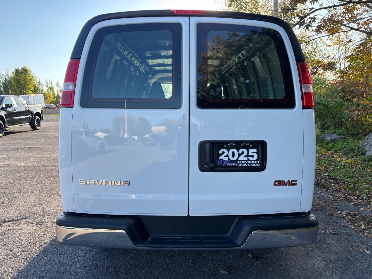 2025 GMC Savana Cargo Van 2500 Extended Wheelbase Rear-Wheel Drive Photo