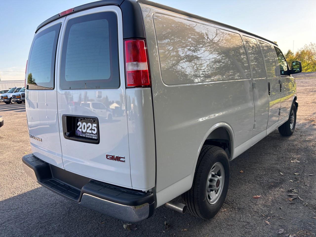 2025 GMC Savana Cargo Van 2500 Extended Wheelbase Rear-Wheel Drive Photo