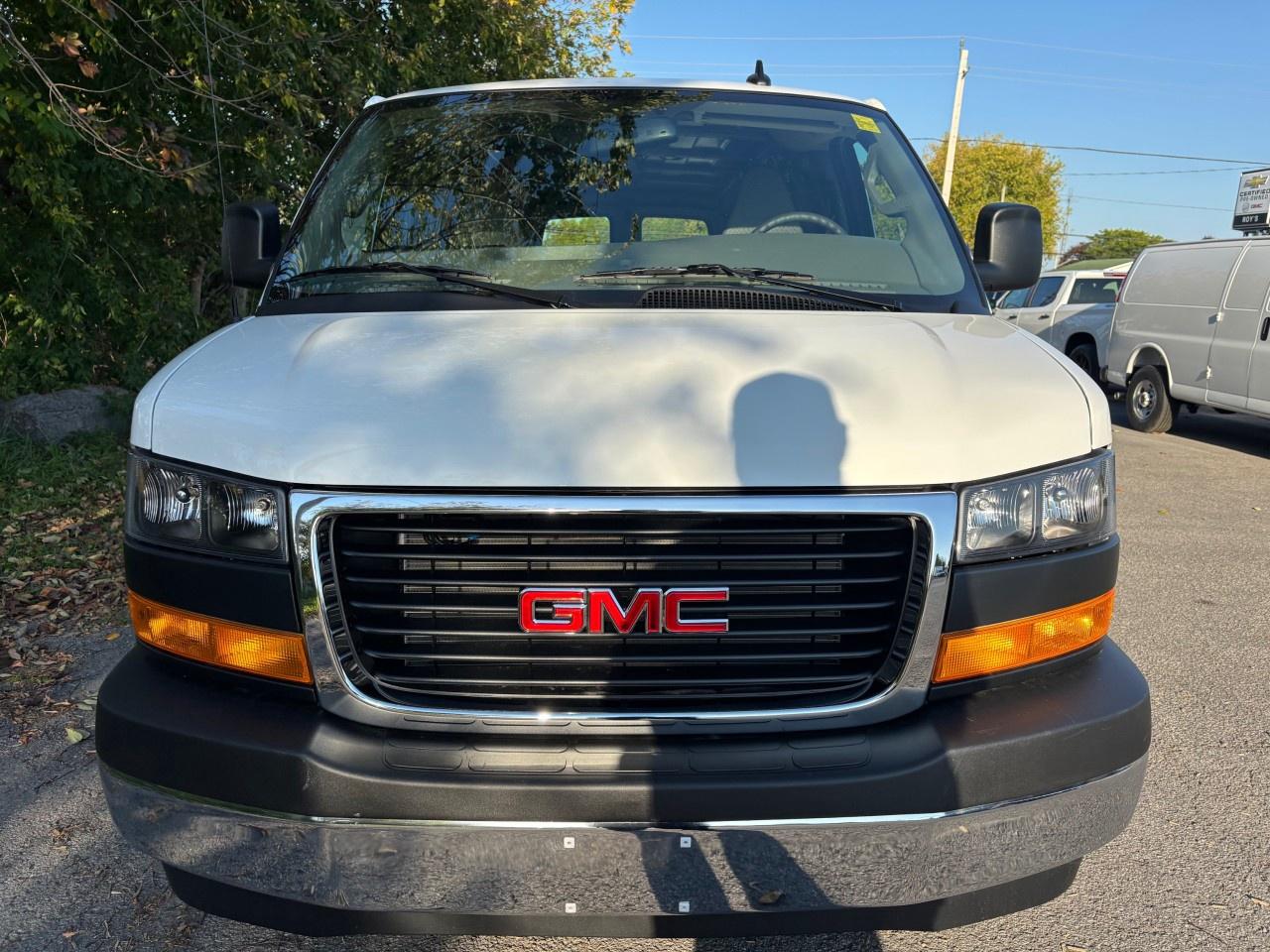 2025 GMC Savana Cargo Van 2500 Extended Wheelbase Rear-Wheel Drive Photo