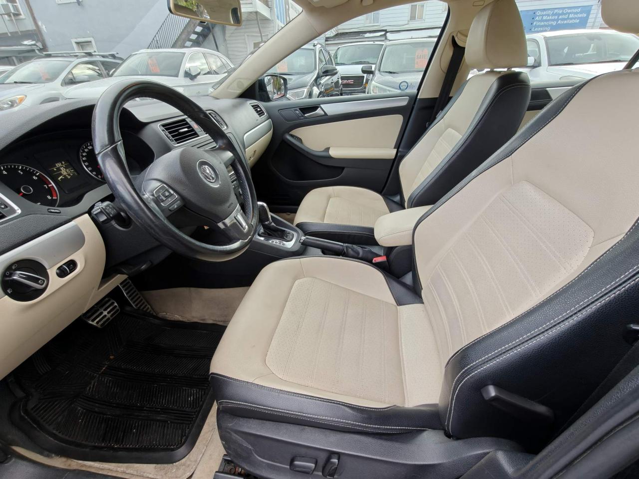 2013 Volkswagen Jetta 2.5L Sportline (A6) 4dr Sedan Photo