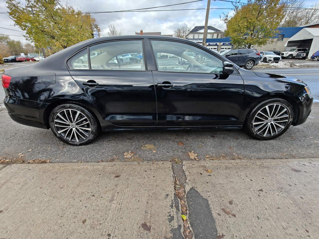 2013 Volkswagen Jetta 2.5L Sportline (A6) 4dr Sedan Photo