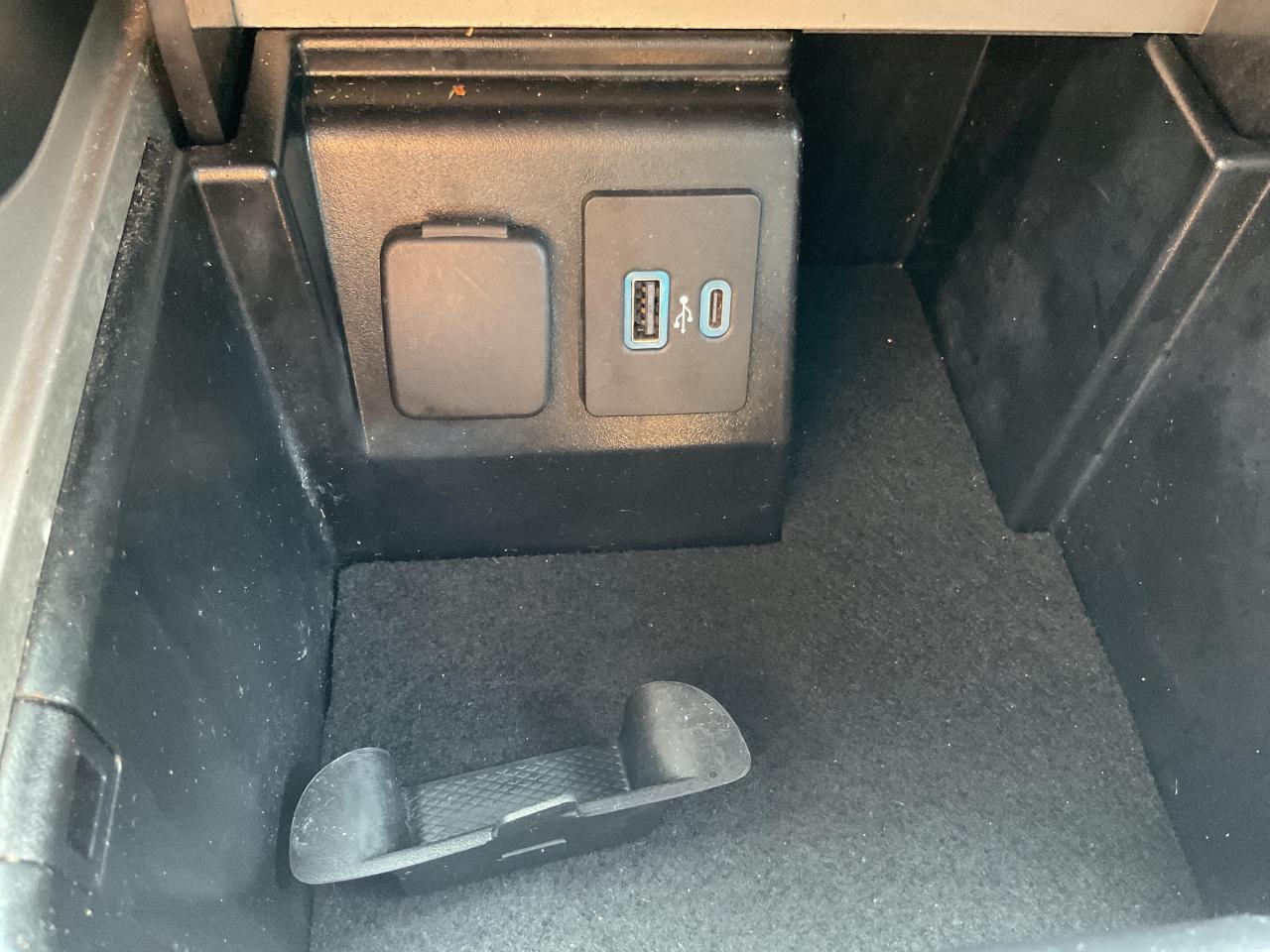 2022 Ford Explorer ST 4dr 4x4 Photo