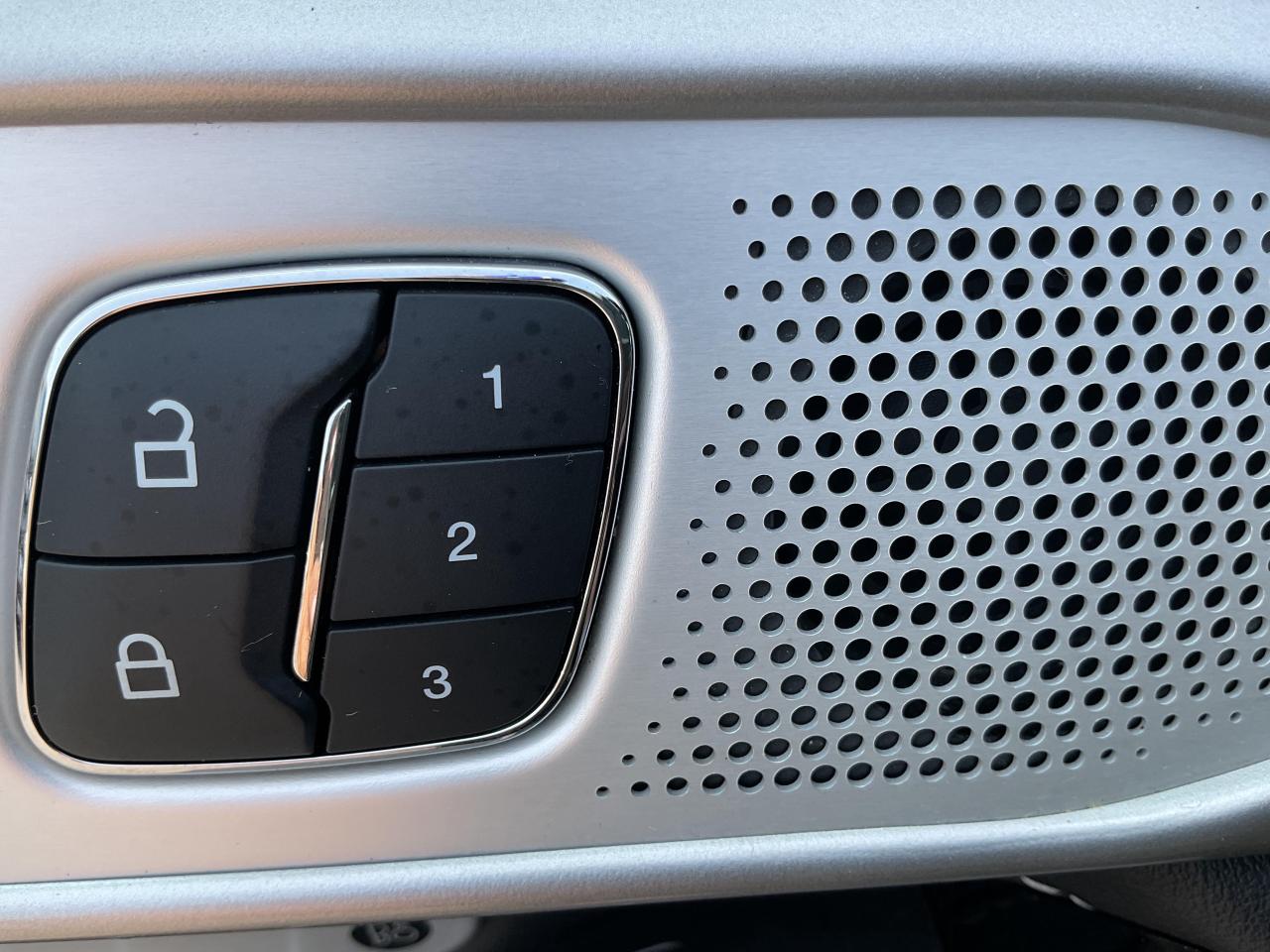 2022 Ford Explorer ST 4dr 4x4 Photo