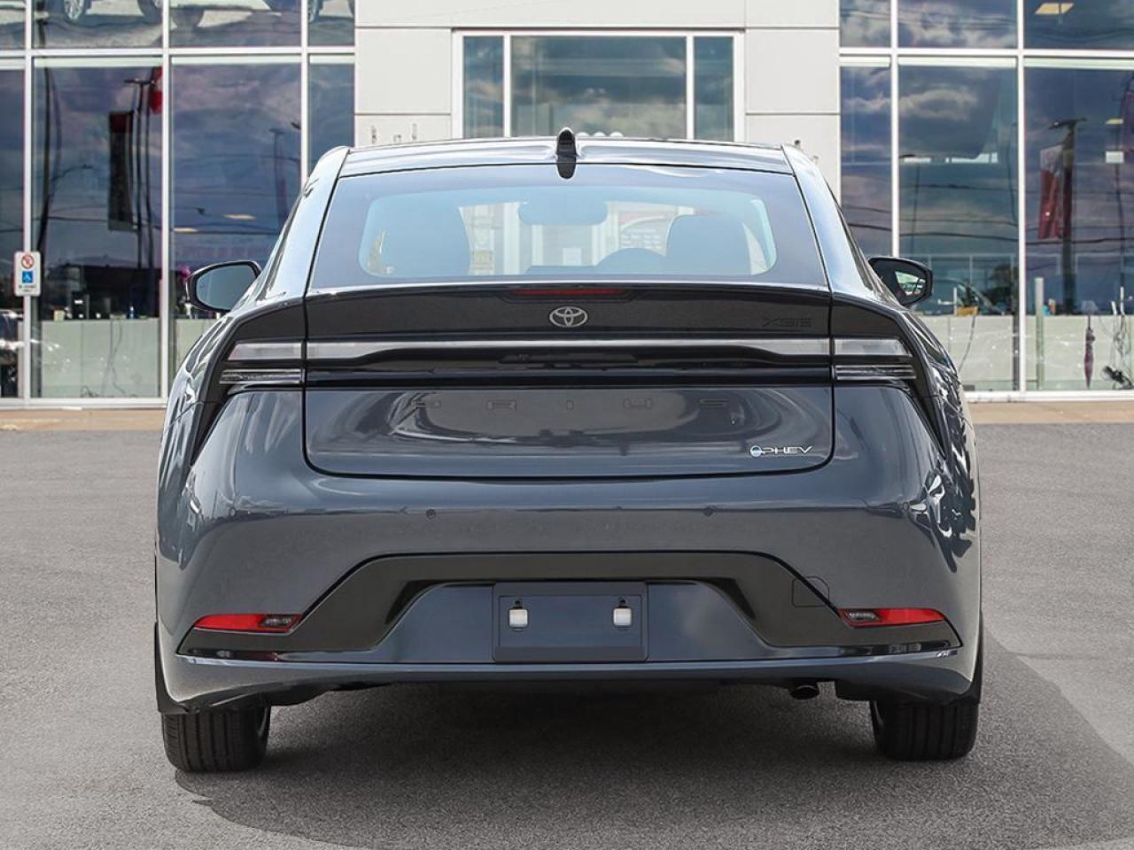 2025 Toyota Prius Plug-In Hybrid XSE 5dr Hatchback Photo4