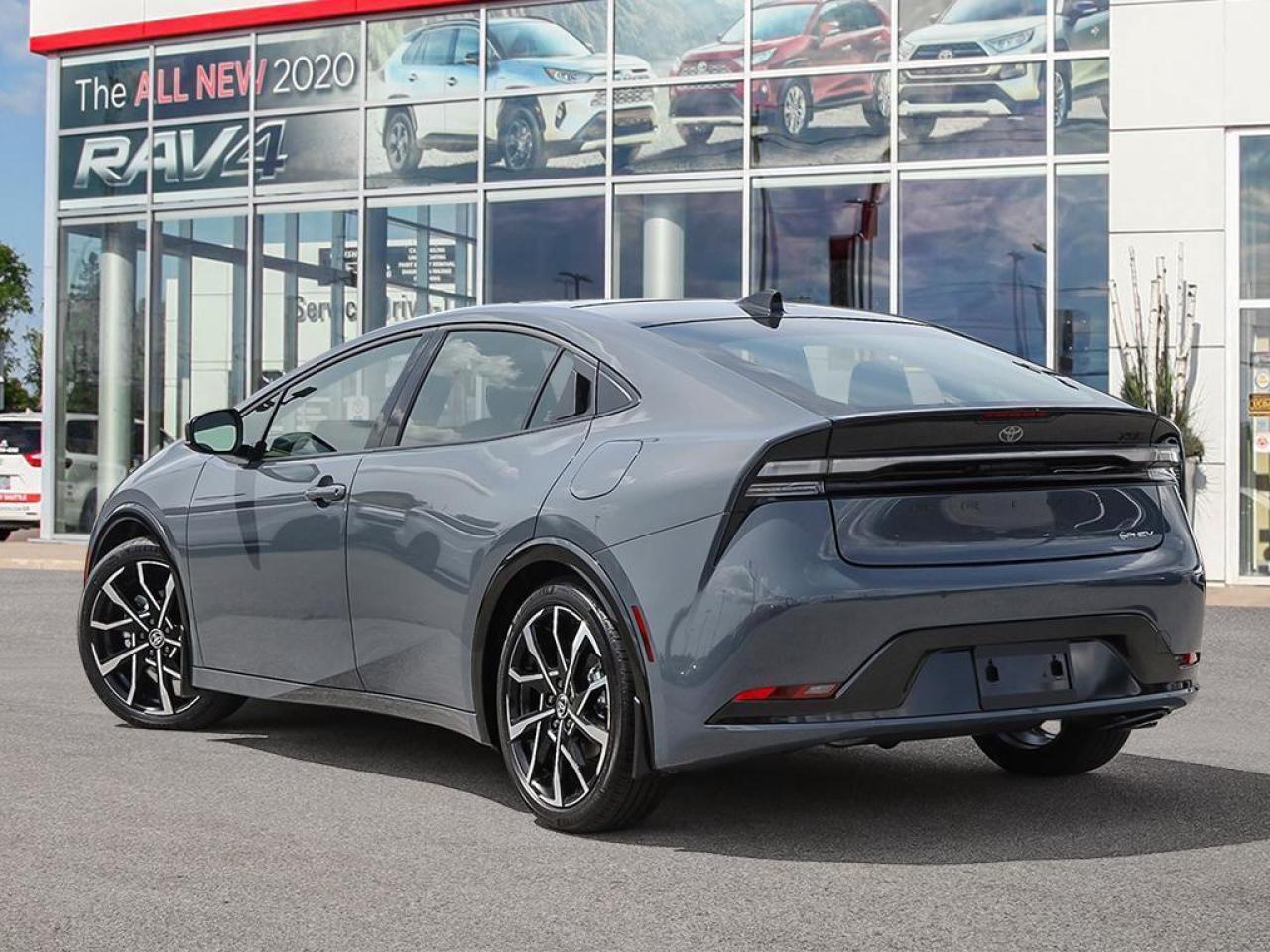 2025 Toyota Prius Plug-In Hybrid XSE 5dr Hatchback Photo3