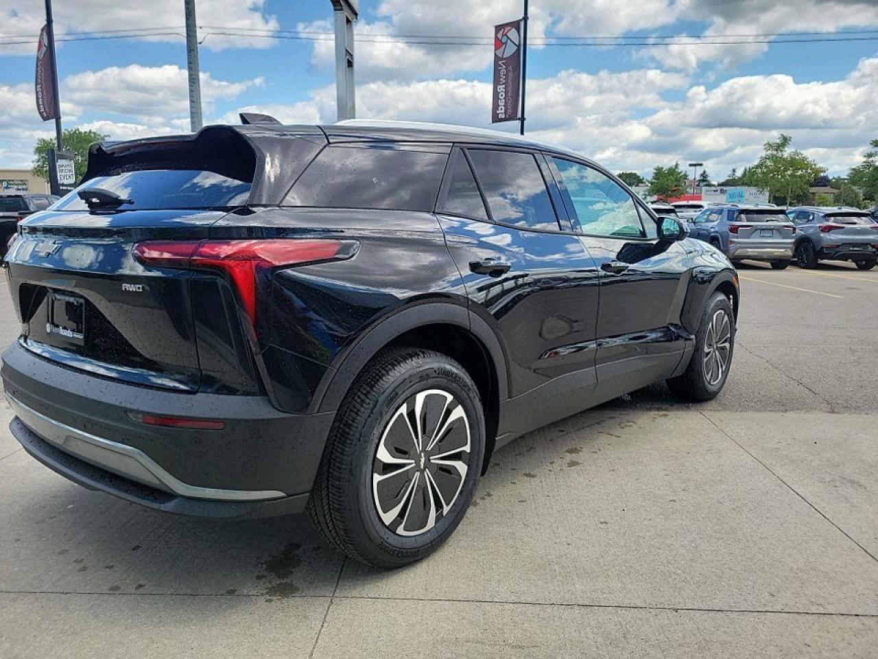 2025 Chevrolet Blazer EV LT 4dr All-Wheel Drive Photo4