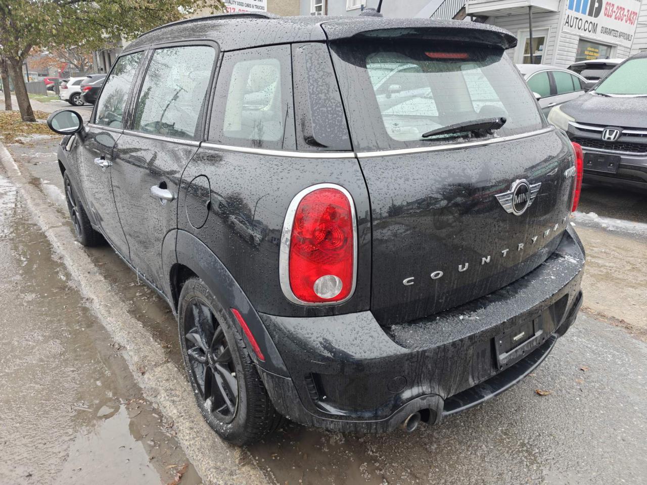 2014 MINI Countryman Cooper S 4dr ALL4 Sport Utility Photo4