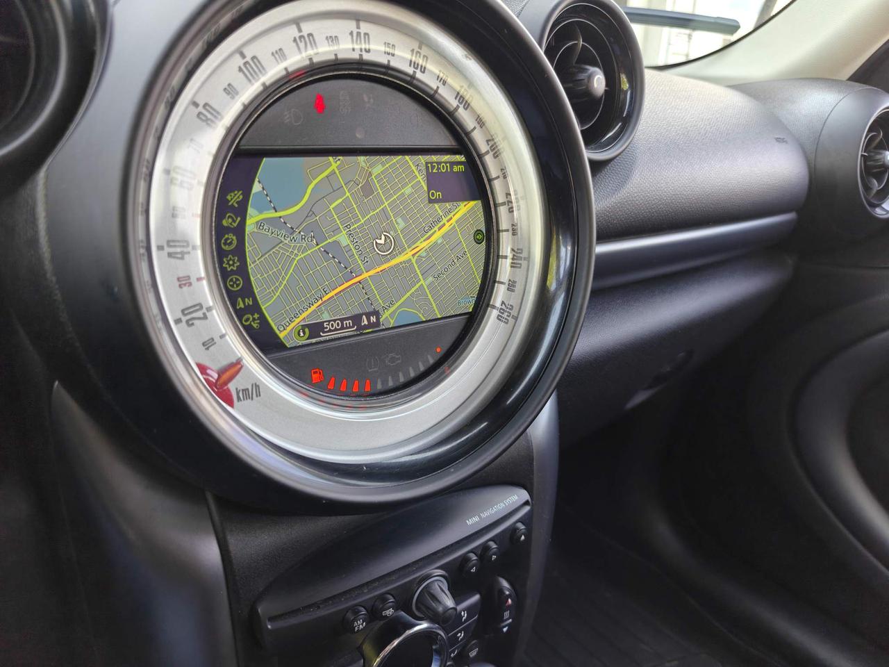 2014 MINI Countryman Cooper S 4dr ALL4 Sport Utility Photo4