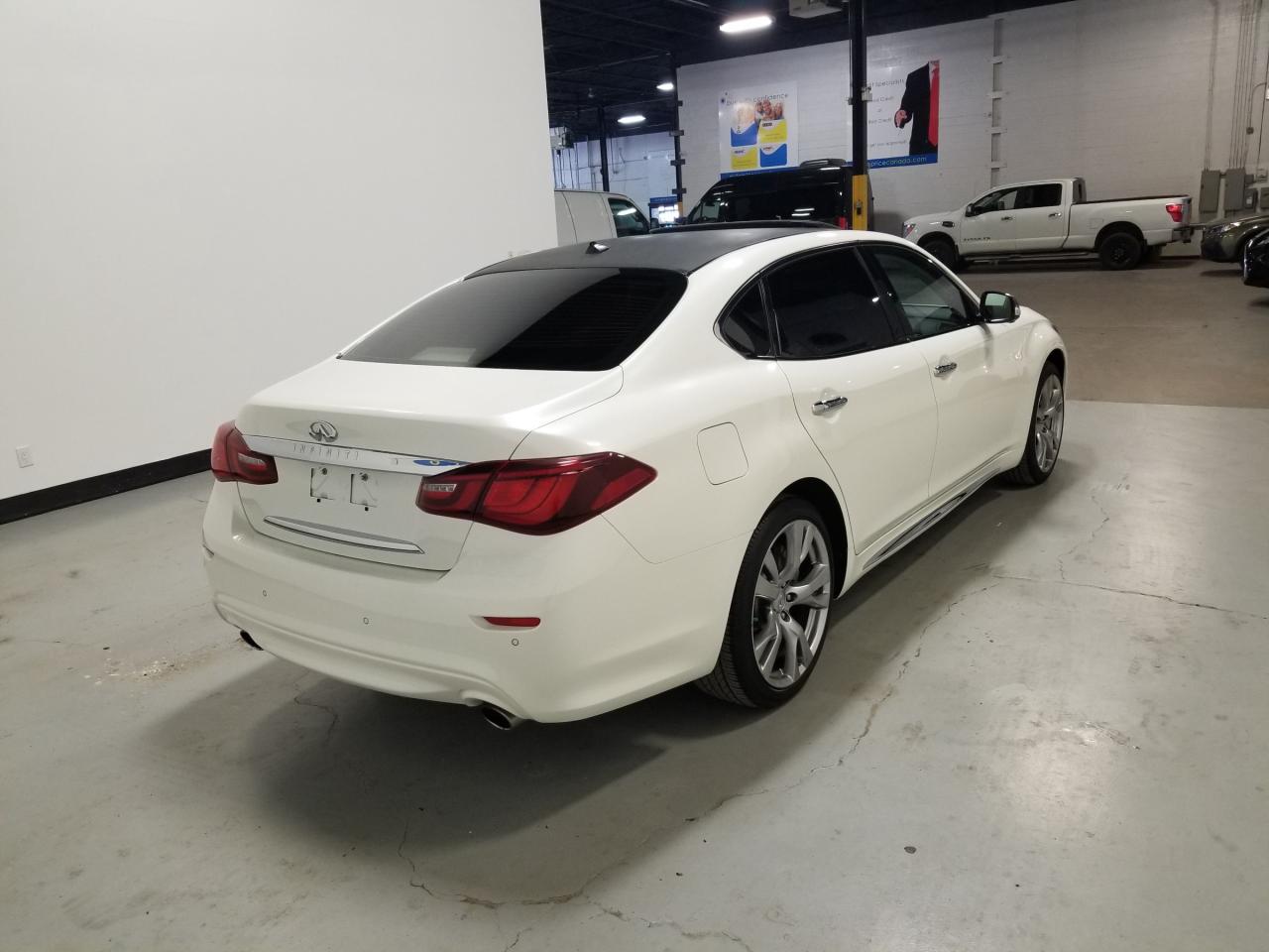 2019 Infiniti Q70L 3.7 LUXE 4dr All-Wheel Drive Sedan Photo